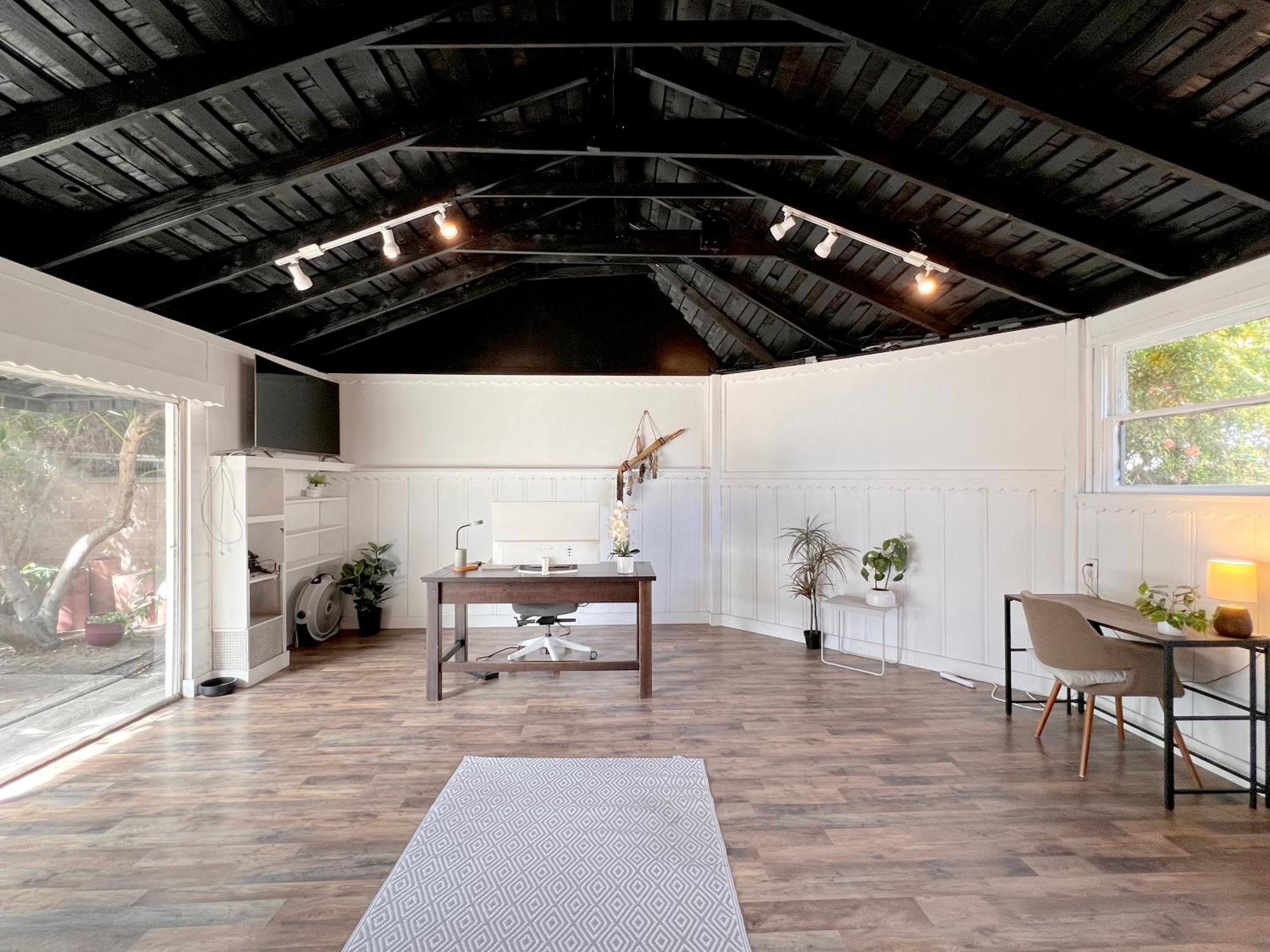 Holiday home The Culver Retreat Family Oasis W Office Backyard *